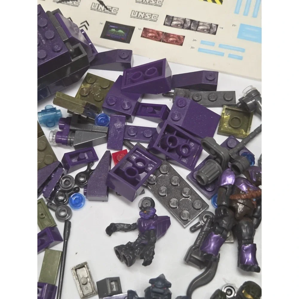 HALO Wars Mega Bloks UNSC Gausshog Vs Covenant Locust / Gremlin 96823 96818